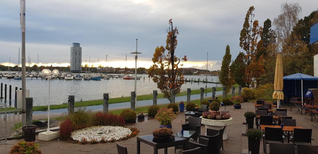 Akzent Hotel Strandhalle Schleswig Exterior photo