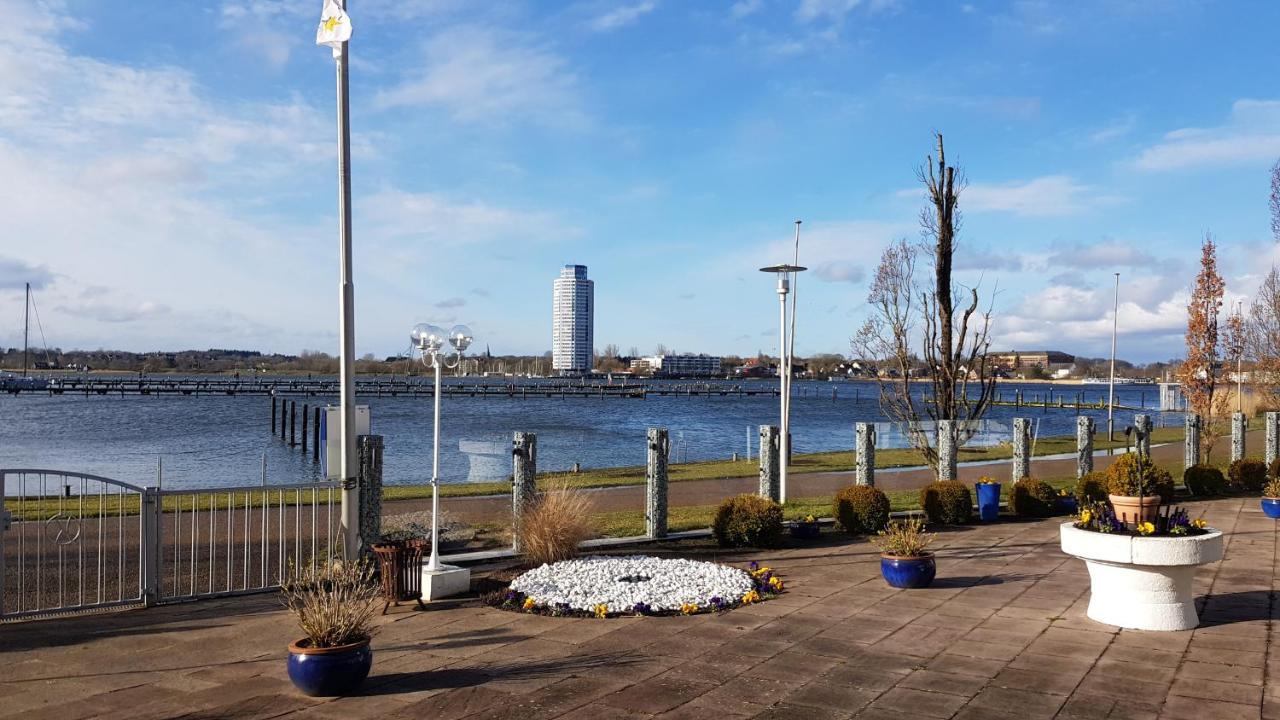 Akzent Hotel Strandhalle Schleswig Exterior photo