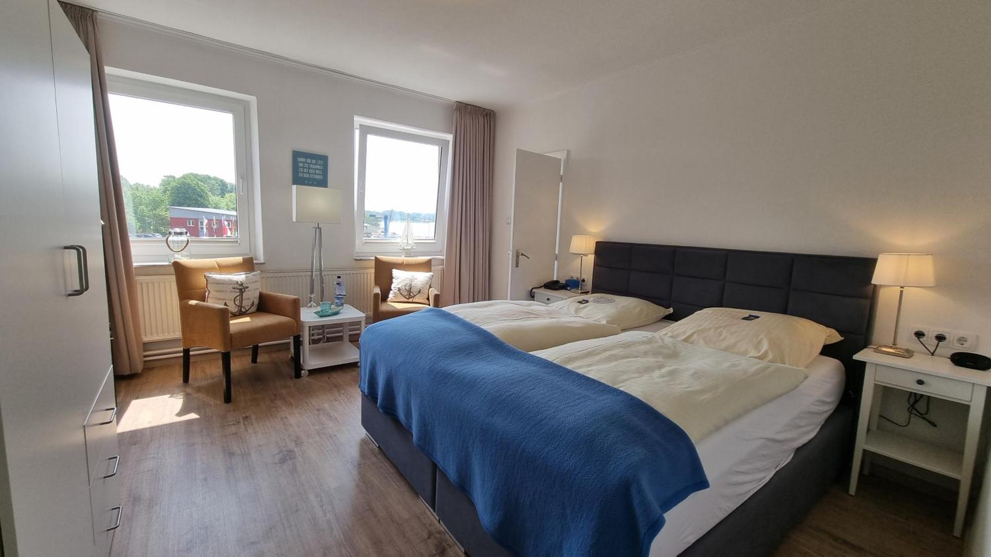 Akzent Hotel Strandhalle Schleswig Exterior photo