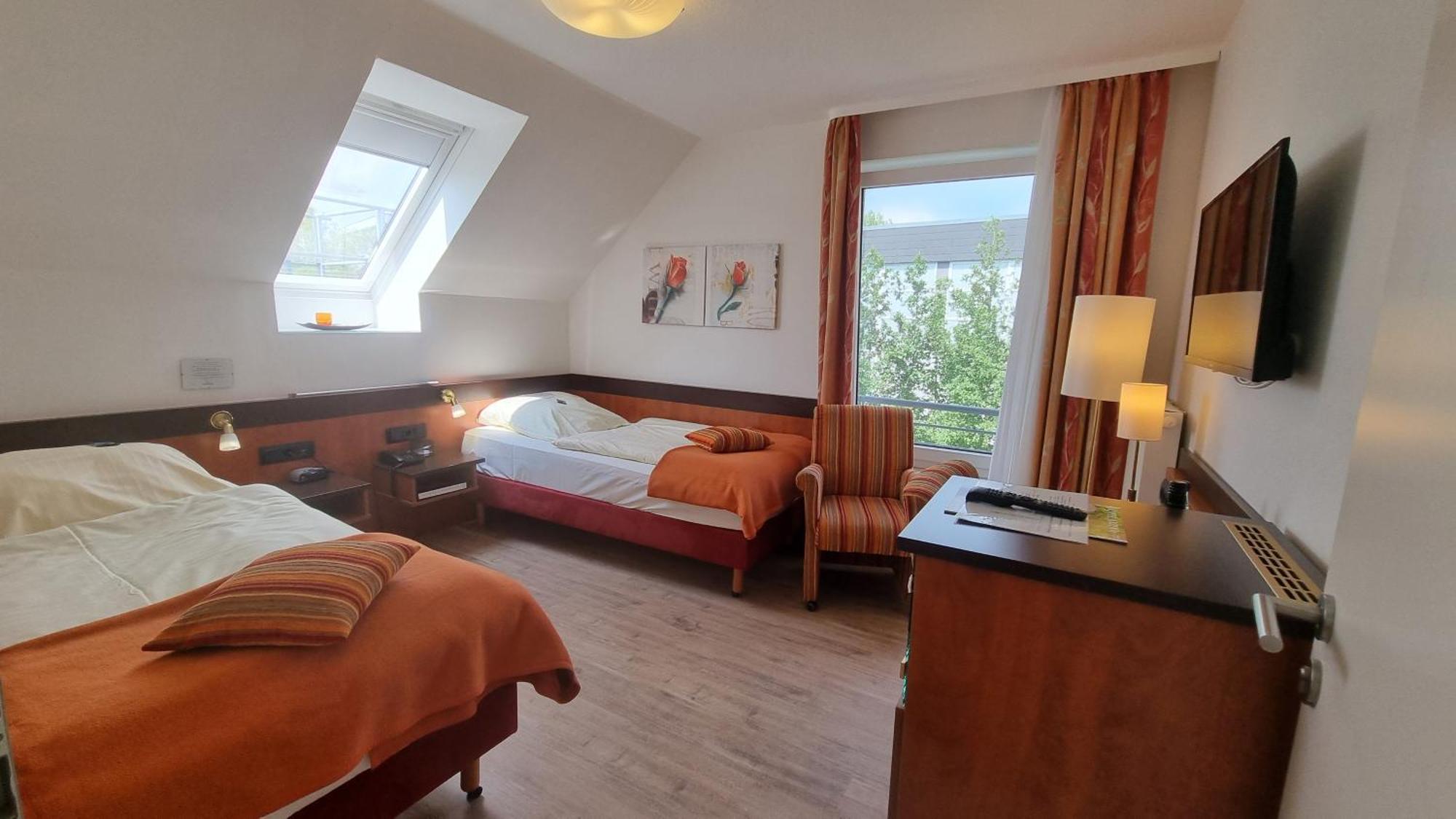 Akzent Hotel Strandhalle Schleswig Exterior photo